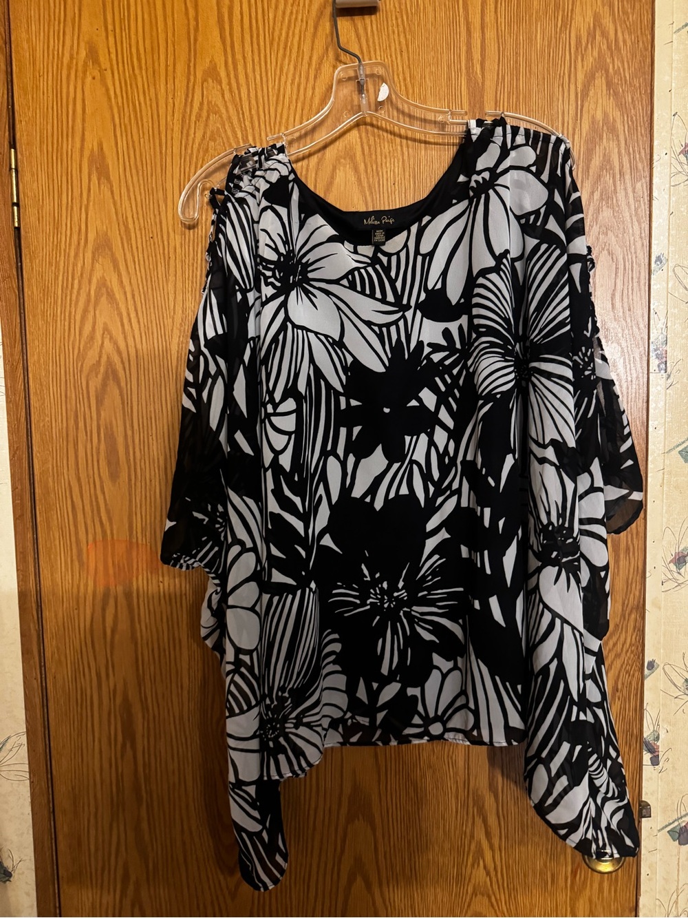 Melissa Paige Black & White Floral Flutter-Sleeve